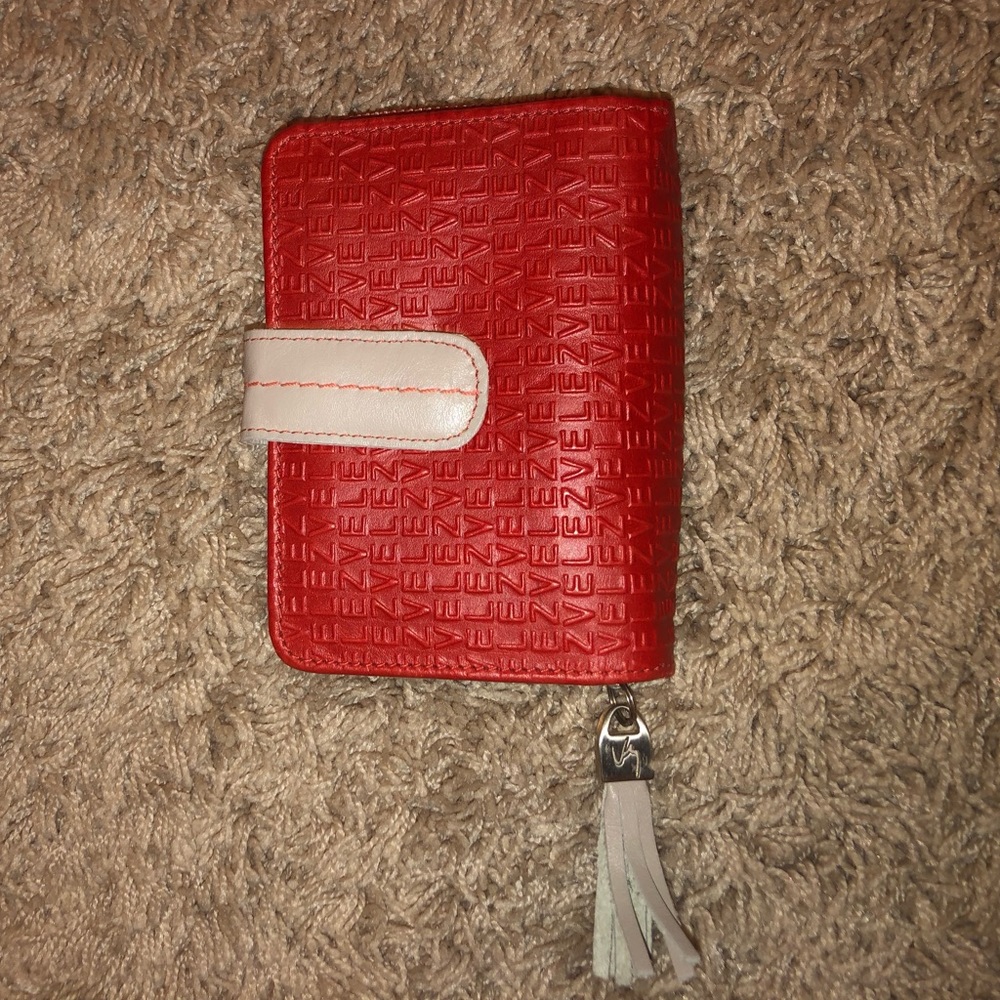 Vélez red wallet